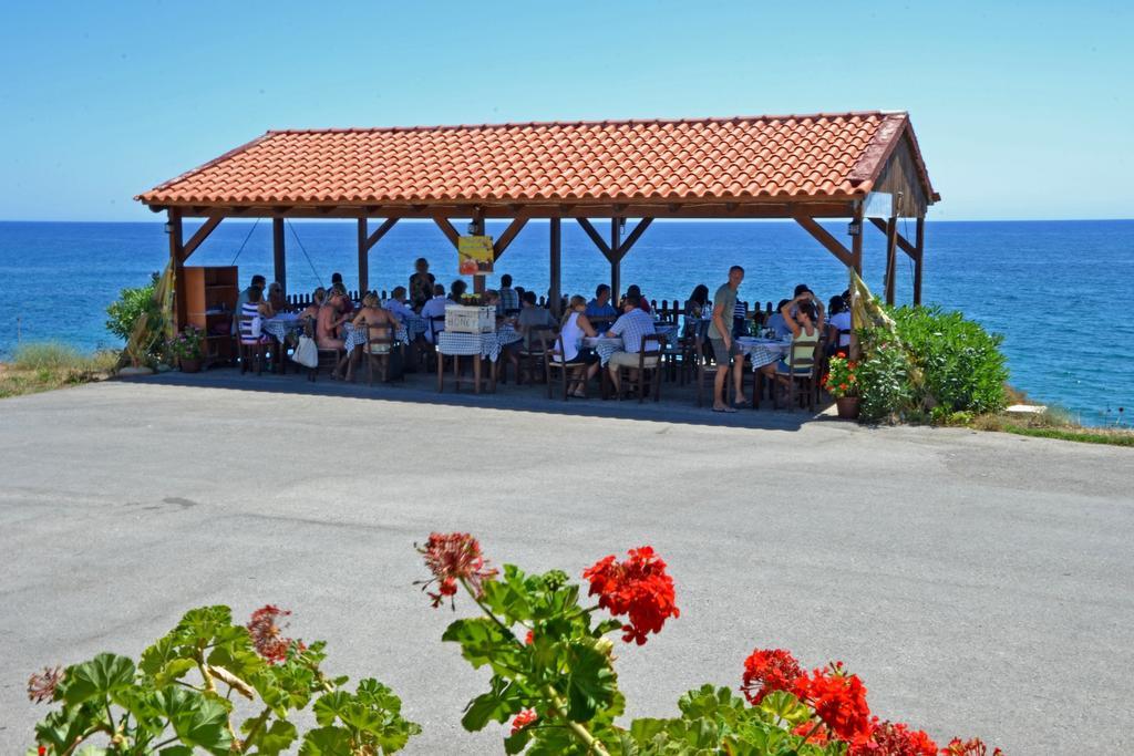 Orthi Ammos Hotel Frangocastelo Exterior photo