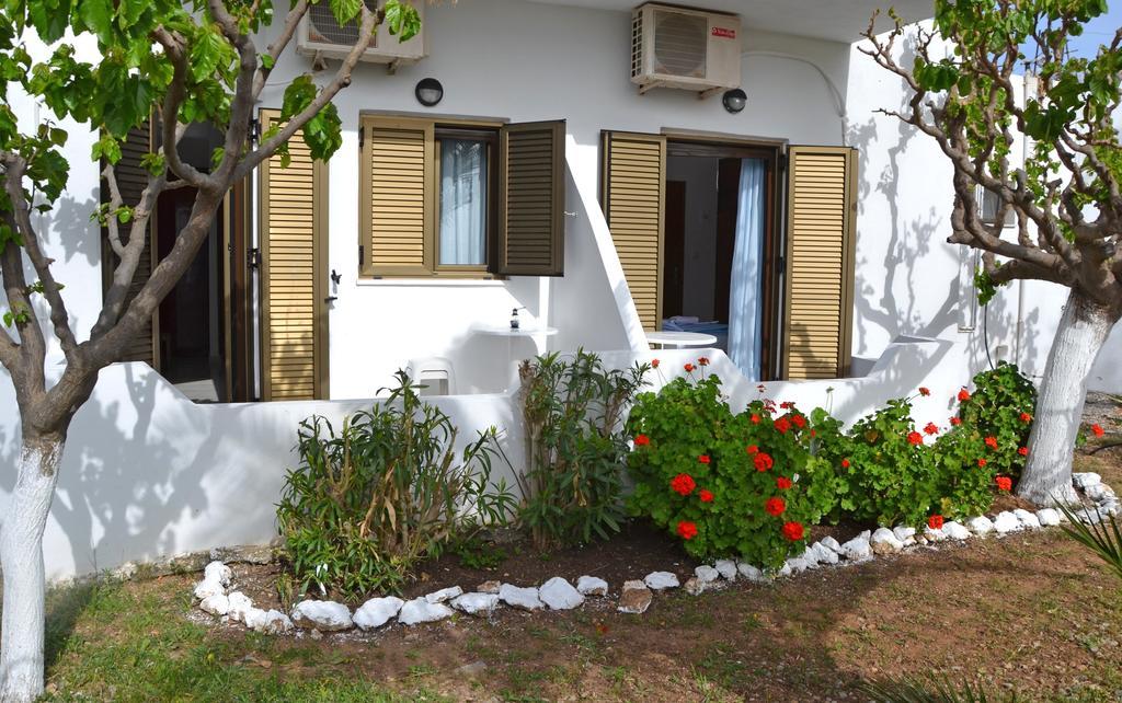 Orthi Ammos Hotel Frangocastelo Exterior photo